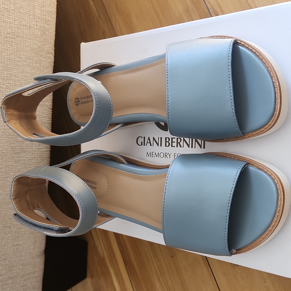 Sandal